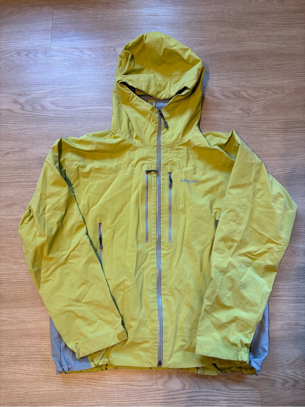 Patagonia Men’s Sz XL Chute to Thrill Waterproof Hooded Jacket Discontinued Rare
